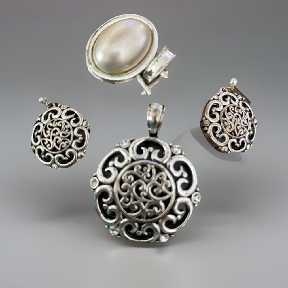 Denim Medallion 15 In. Chain Two Sided Faux Pearl Black Silver Filigree Earring - Picture 2 of 3